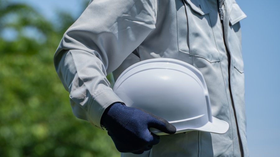 作業服の男性|建設業イメージ